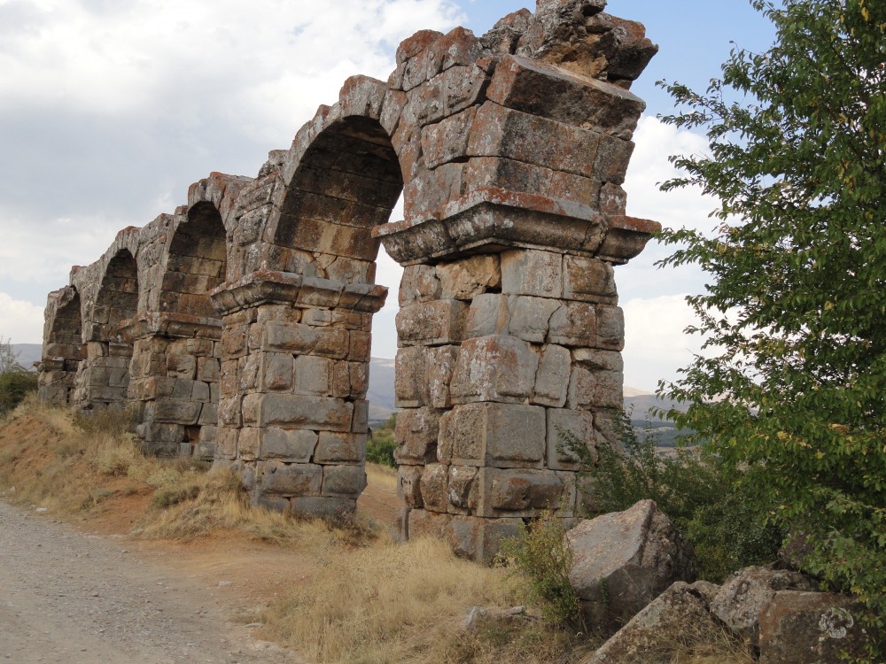 Roman aqueduct at Antioch in Pisidia