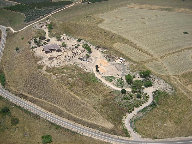 Tel Hatzor from the air ( ××¡×£.×¦  )