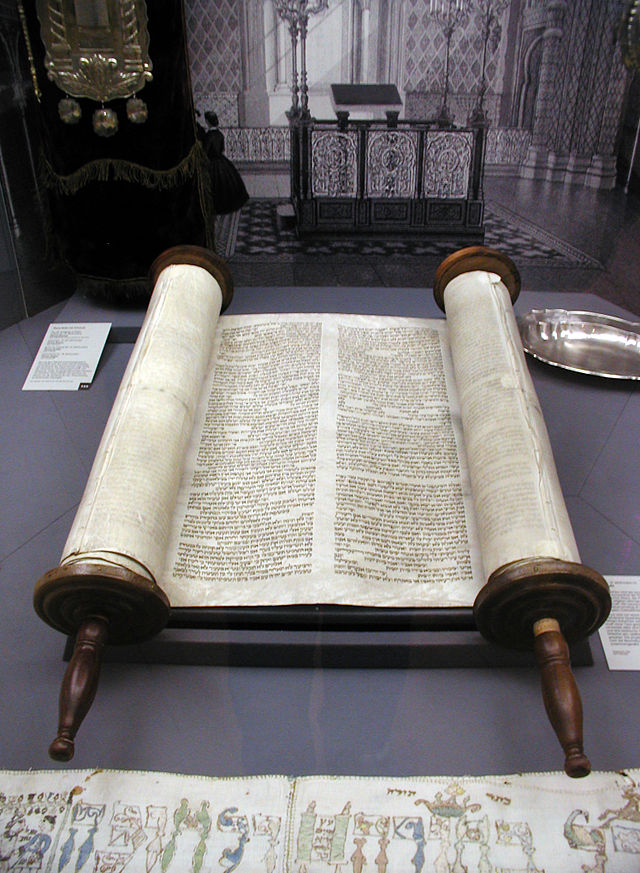 Sefer Torah at Glockengasse Synagogue, Cologne (Willy Horst)
